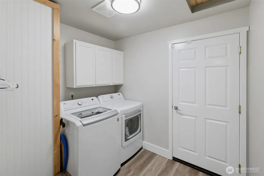 141 E Village View Drive Allyn WA 98524
