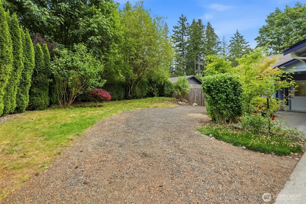 141 E Village View Drive Allyn WA 98524