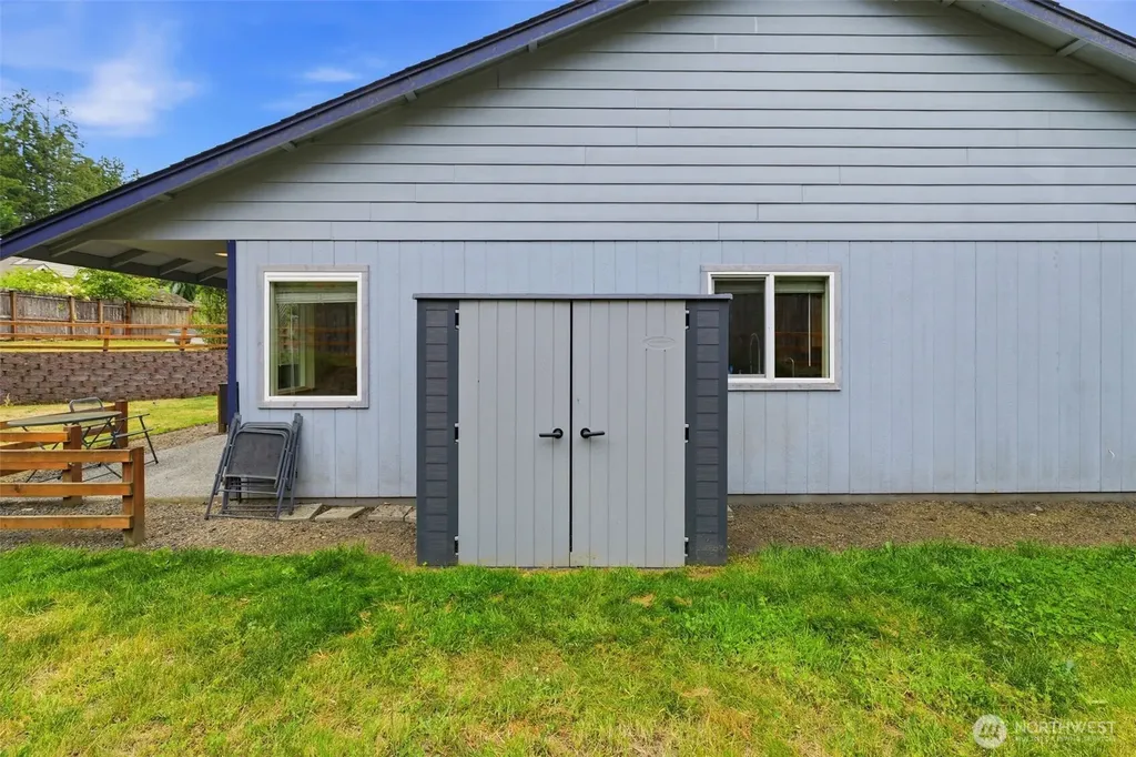 141 E Village View Drive Allyn WA 98524