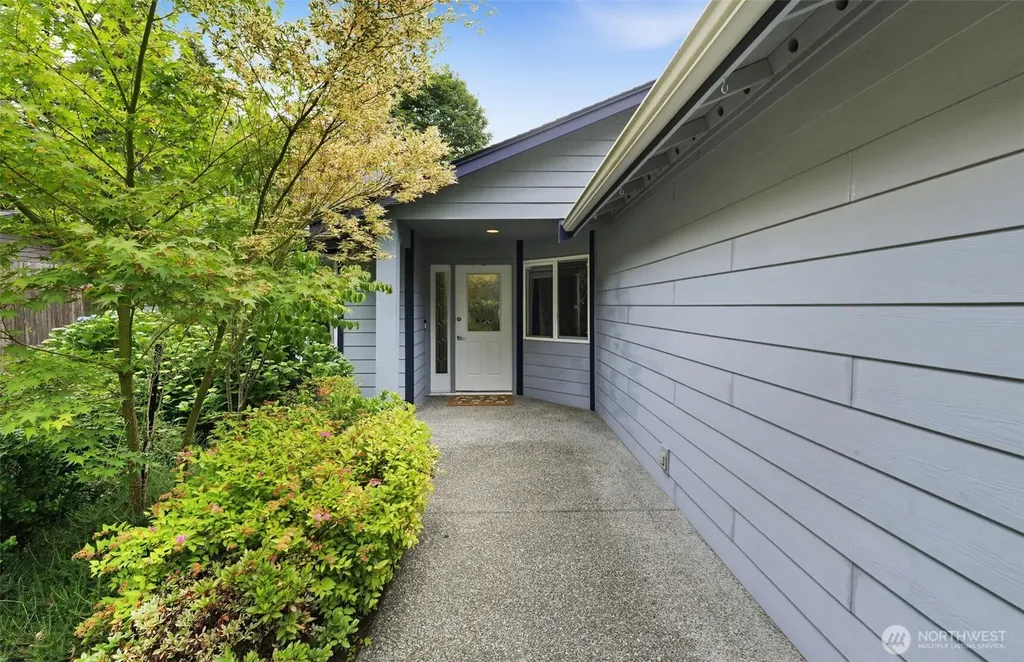 141 E Village View Drive Allyn WA 98524