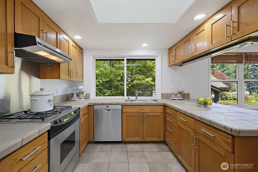 16653 157th Avenue SE Renton WA 98058