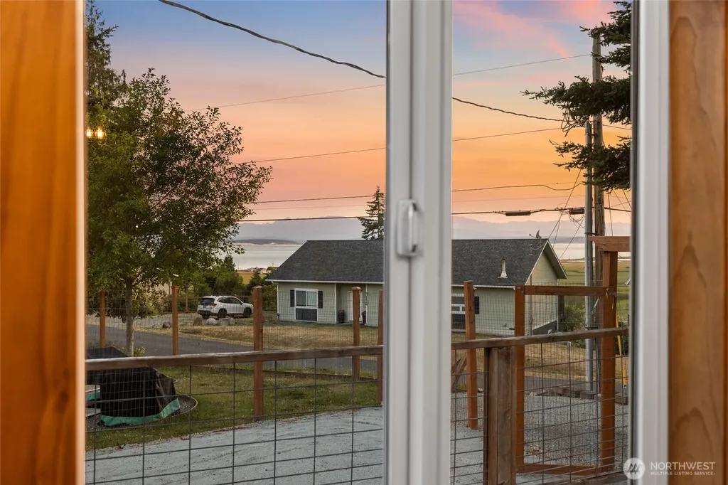 1117 Halsey Drive Coupeville WA 98239