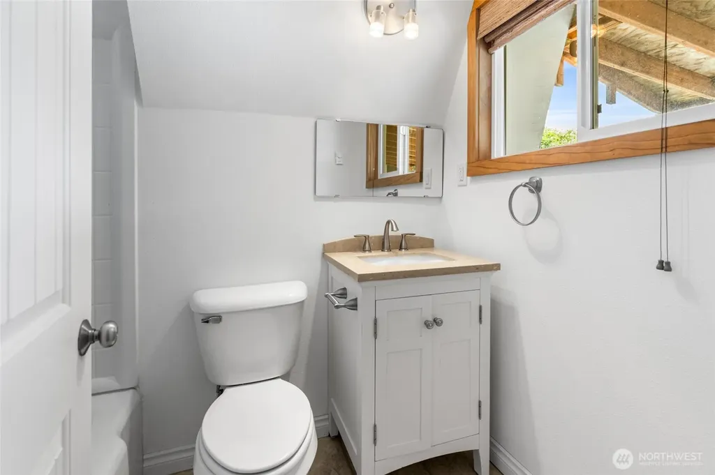 1117 Halsey Drive Coupeville WA 98239