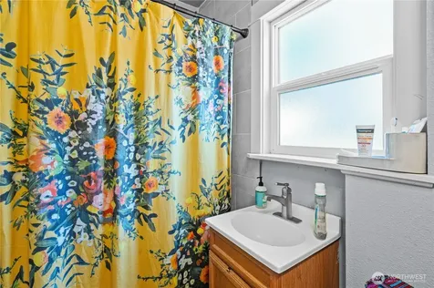 1901 N Fife Street Tacoma WA 98406
