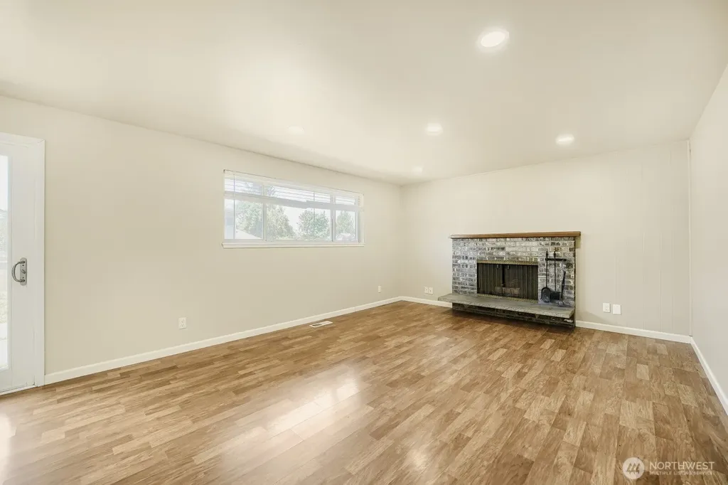 23227 110th Place SE Kent WA 98031