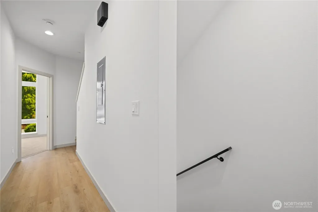 7011 9th Avenue NE Seattle WA 98115