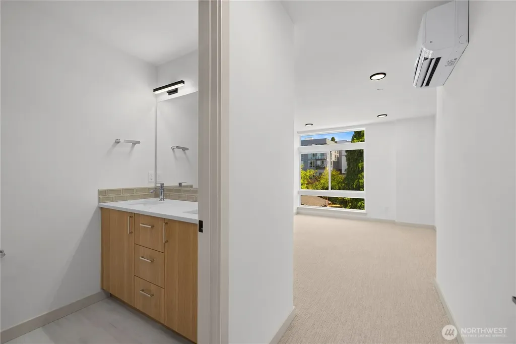 7011 9th Avenue NE Seattle WA 98115