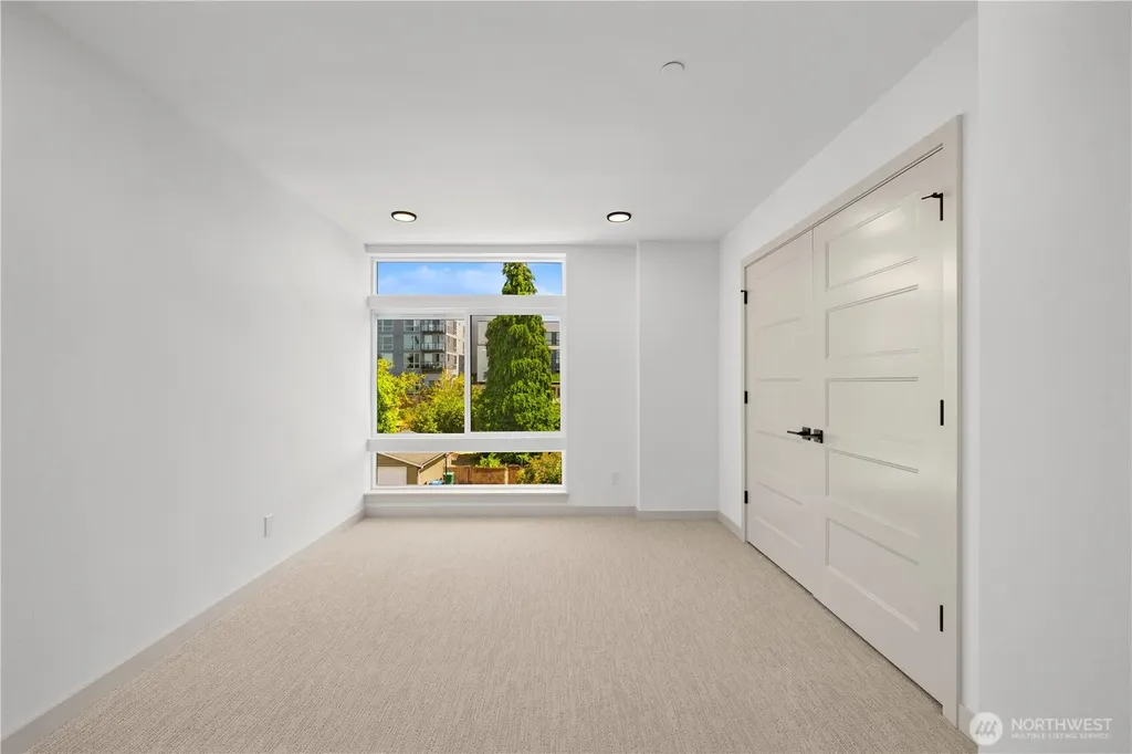 7011 9th Avenue NE Seattle WA 98115
