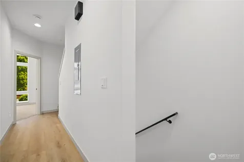 7011 9th Avenue NE Seattle WA 98115