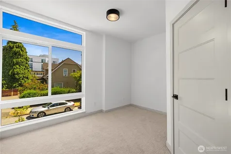 7011 9th Avenue NE Seattle WA 98115