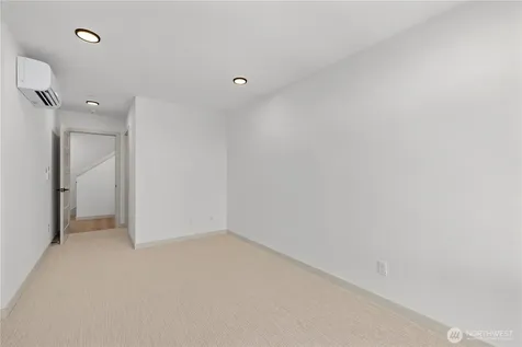 7011 9th Avenue NE Seattle WA 98115
