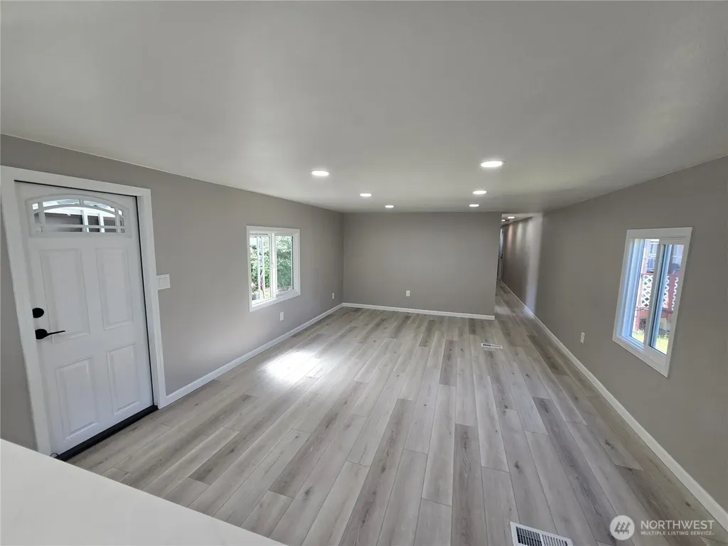 20710 9th Avenue E Spanaway WA 98387