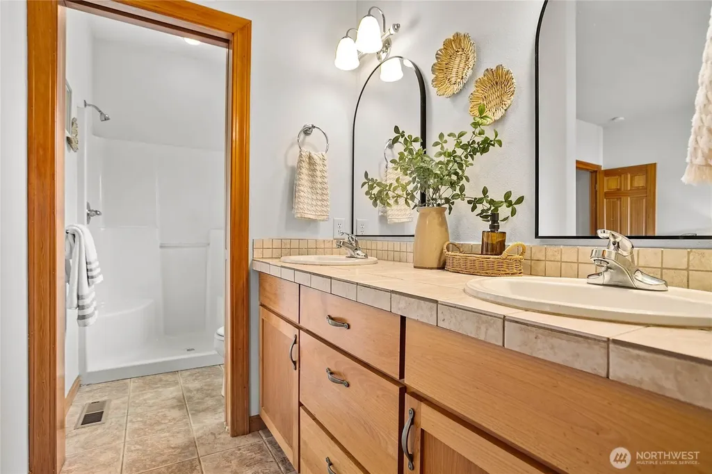 1451 Larkspur Street Lynden WA 98264