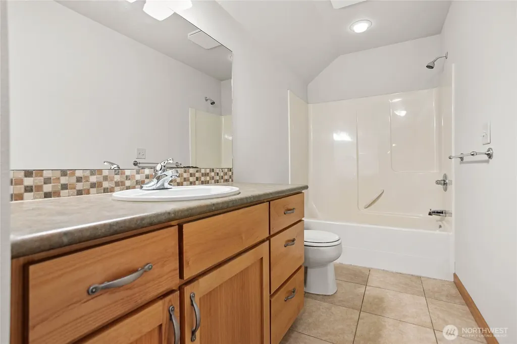 1451 Larkspur Street Lynden WA 98264