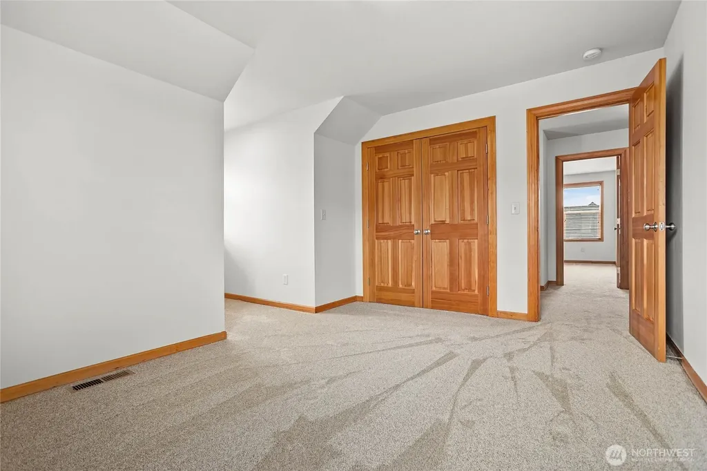1451 Larkspur Street Lynden WA 98264