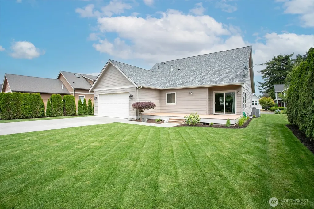 1451 Larkspur Street Lynden WA 98264