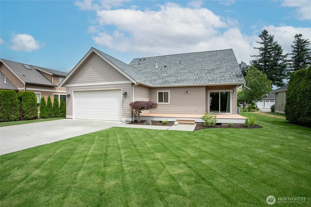 1451 Larkspur Street Lynden WA 98264