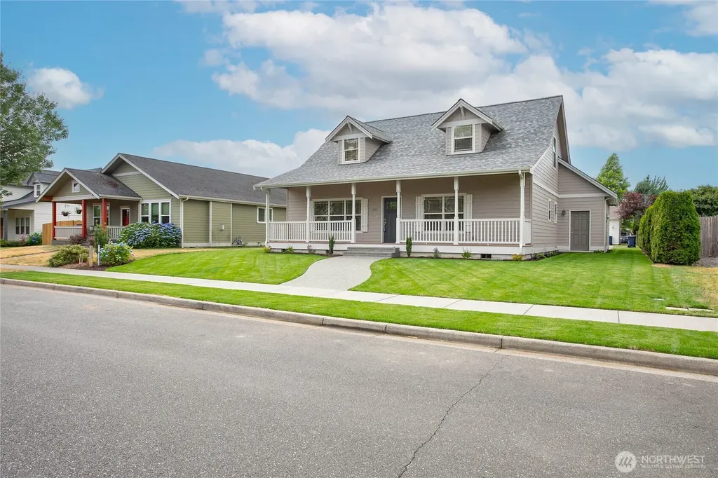 1451 Larkspur Street Lynden WA 98264