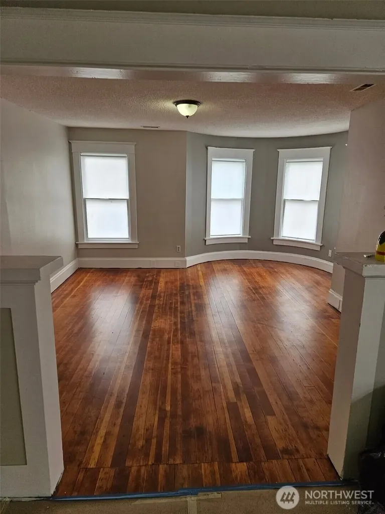 2152 S -54 J St Street Tacoma WA 98405