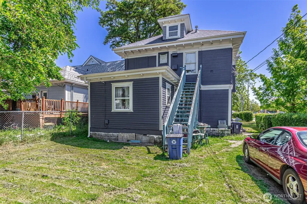 2152 S -54 J St Street Tacoma WA 98405