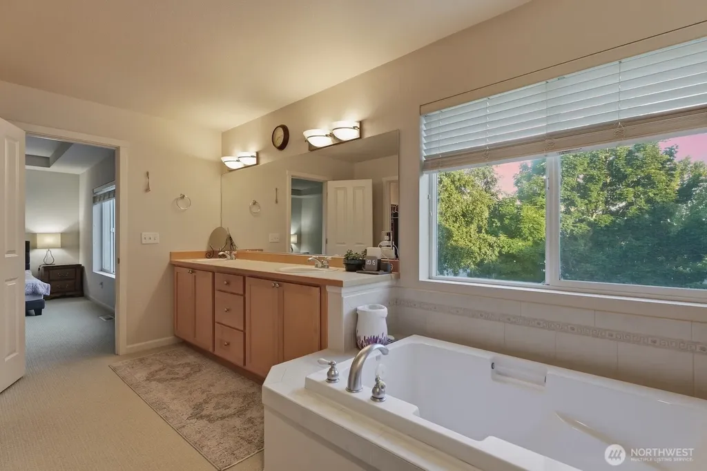 1220 68th Street SE Auburn WA 98092