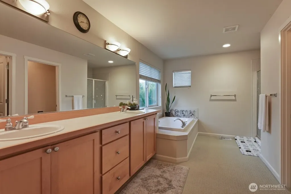 1220 68th Street SE Auburn WA 98092