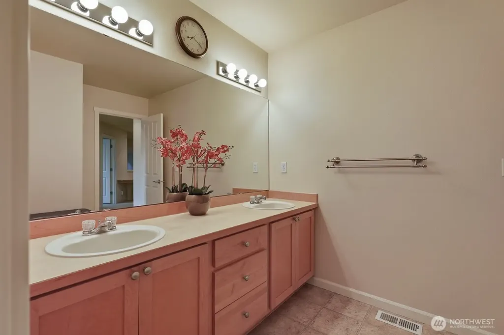 1220 68th Street SE Auburn WA 98092
