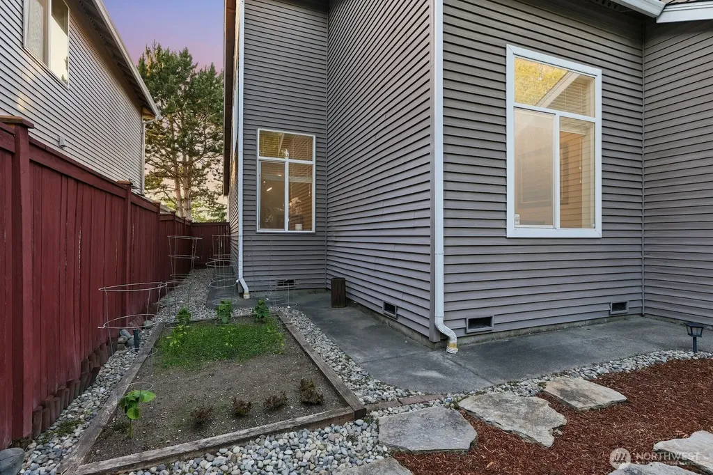 1220 68th Street SE Auburn WA 98092