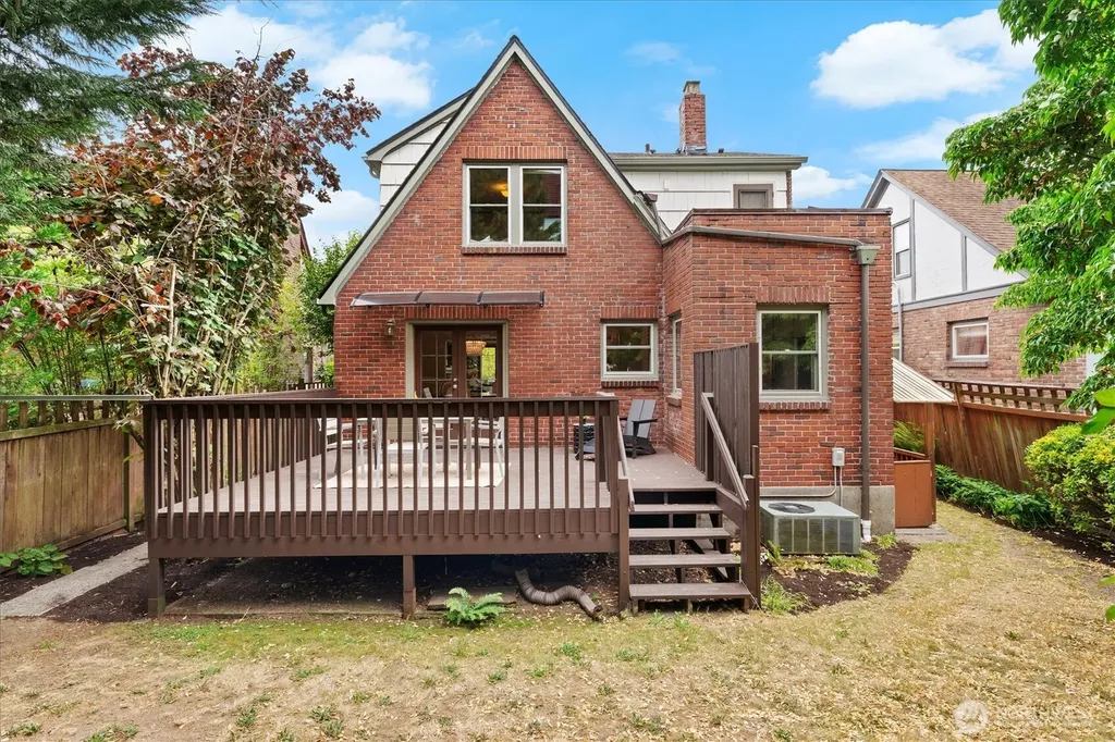 1146 N 78th Street Seattle WA 98103