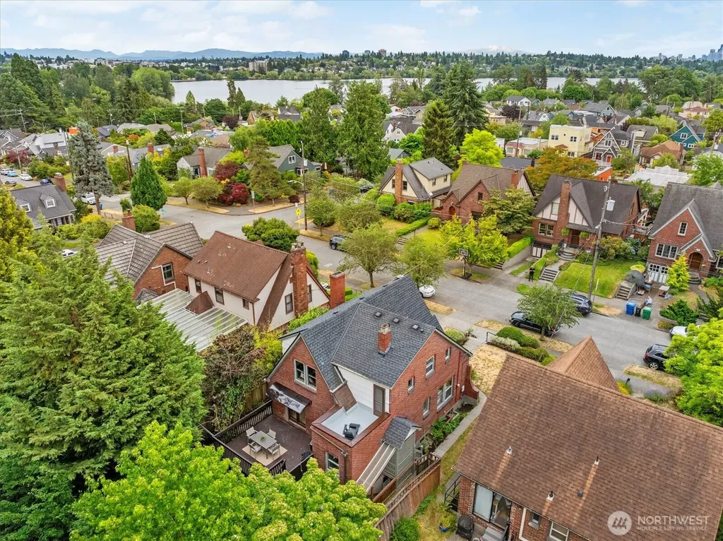 1146 N 78th Street Seattle WA 98103
