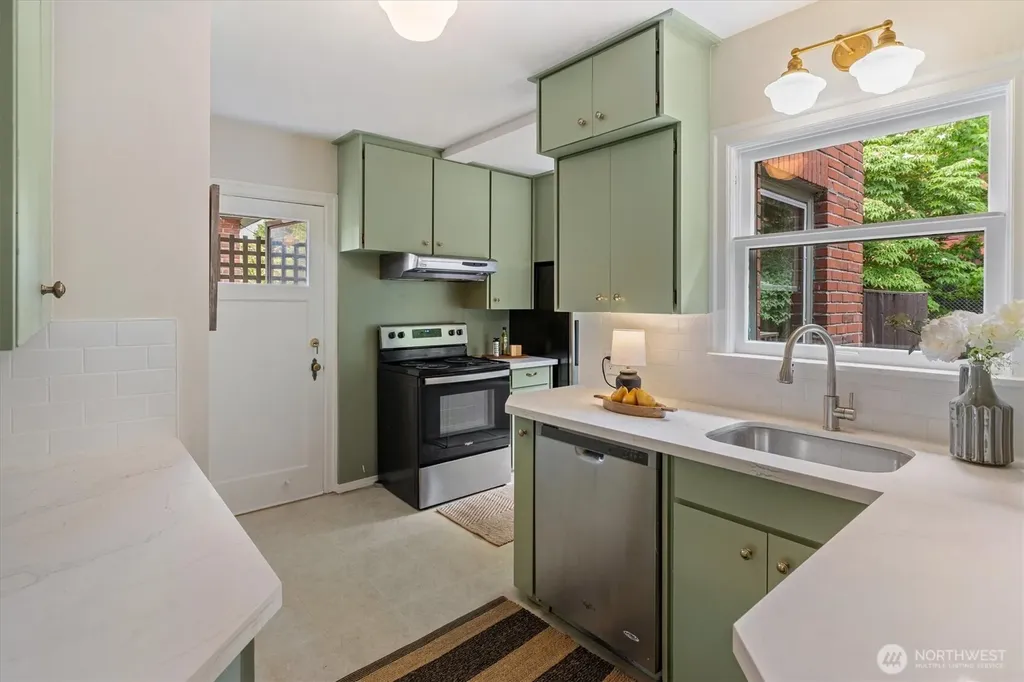 1146 N 78th Street Seattle WA 98103