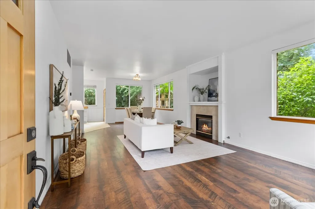 19414 77th Place NE Kenmore WA 98028