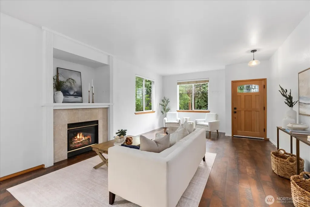 19414 77th Place NE Kenmore WA 98028