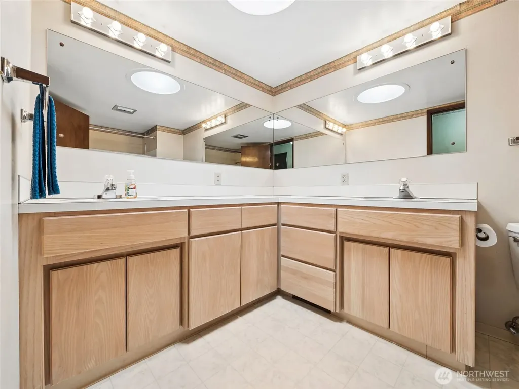 11122 46th Street E Edgewood WA 98372
