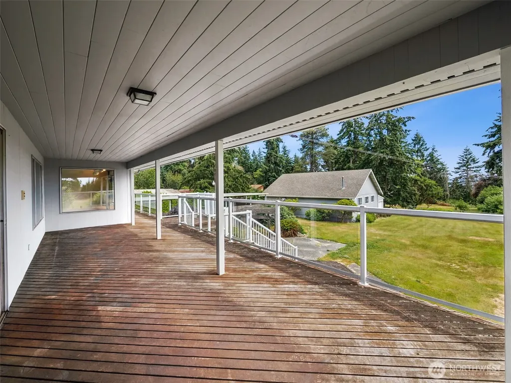 11122 46th Street E Edgewood WA 98372