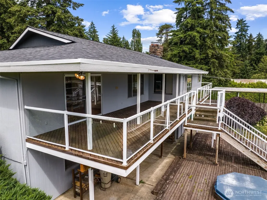 11122 46th Street E Edgewood WA 98372