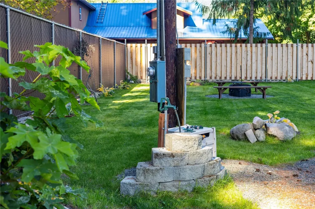 105 Holiday Lane Packwood WA 98361