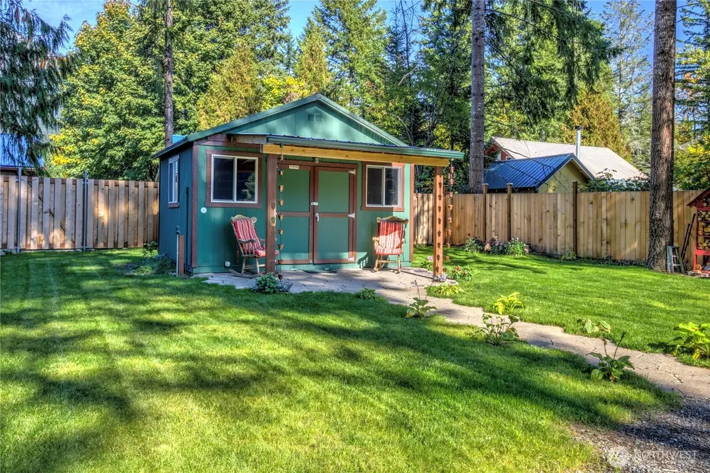 105 Holiday Lane Packwood WA 98361