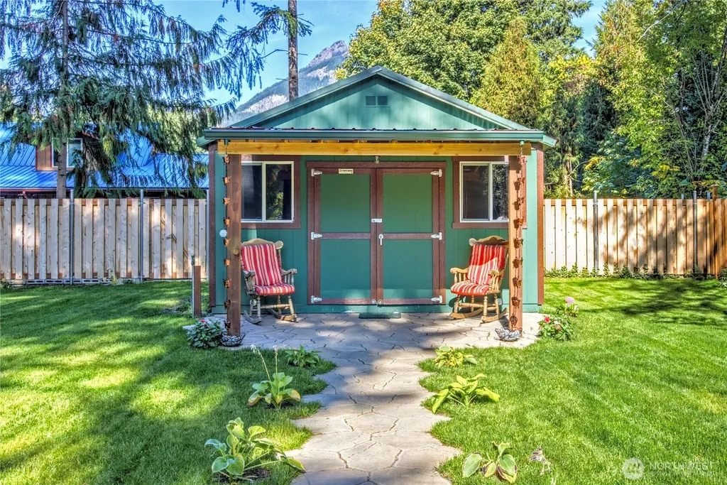 105 Holiday Lane Packwood WA 98361