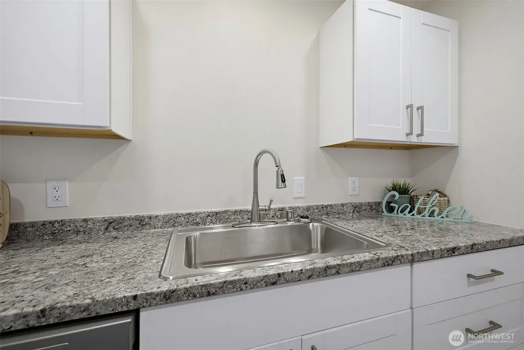 7064 35th Avenue NE Seattle WA 98115