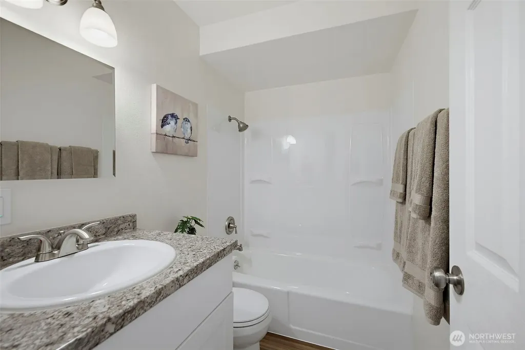 7064 35th Avenue NE Seattle WA 98115