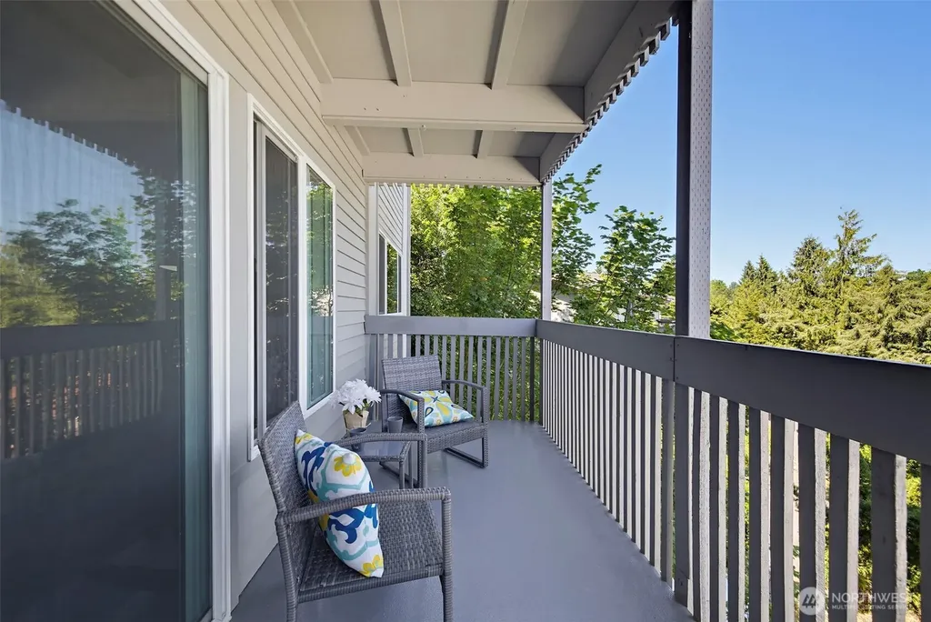 7064 35th Avenue NE Seattle WA 98115
