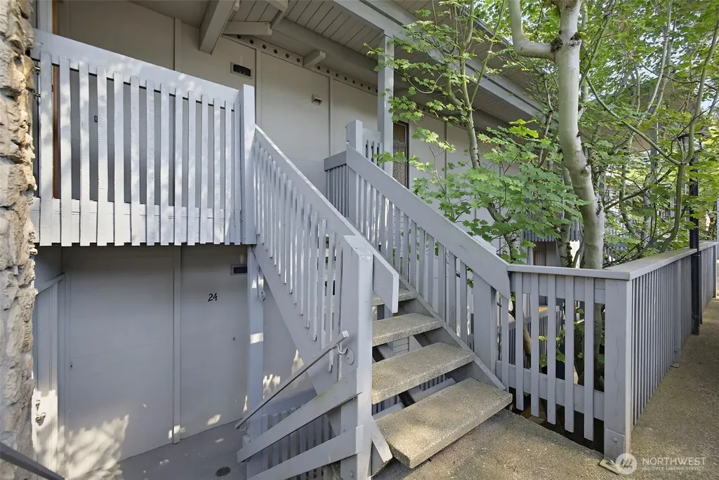7064 35th Avenue NE Seattle WA 98115