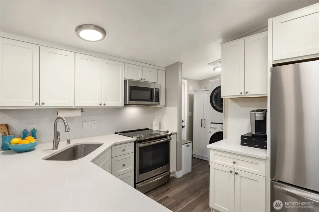 8480 Hansen Road NE Bainbridge Island WA 98110