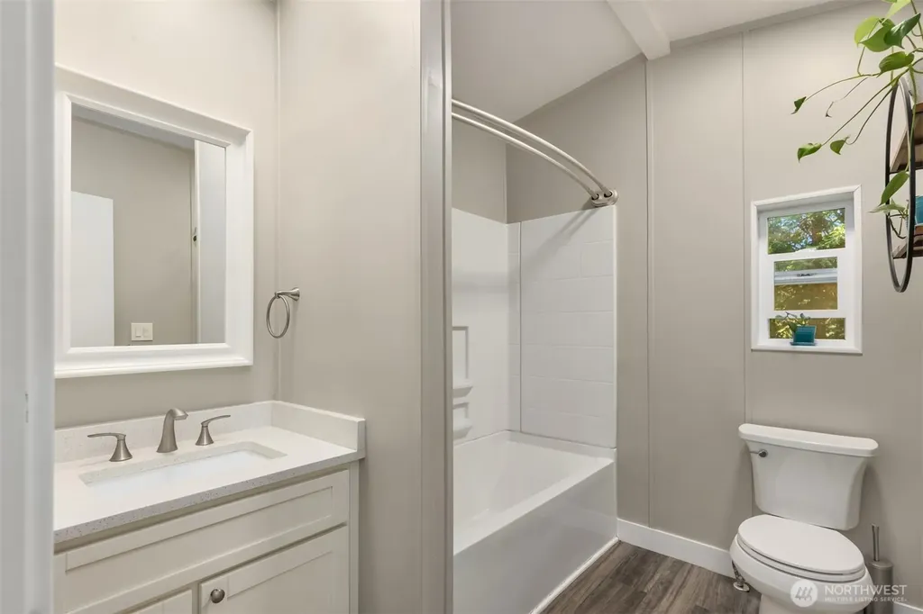8480 Hansen Road NE Bainbridge Island WA 98110