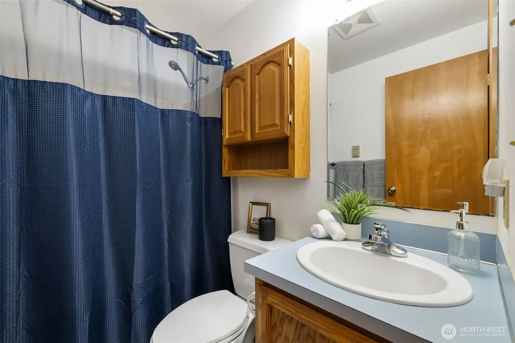 21 NE Admiral Drive Belfair WA 98528