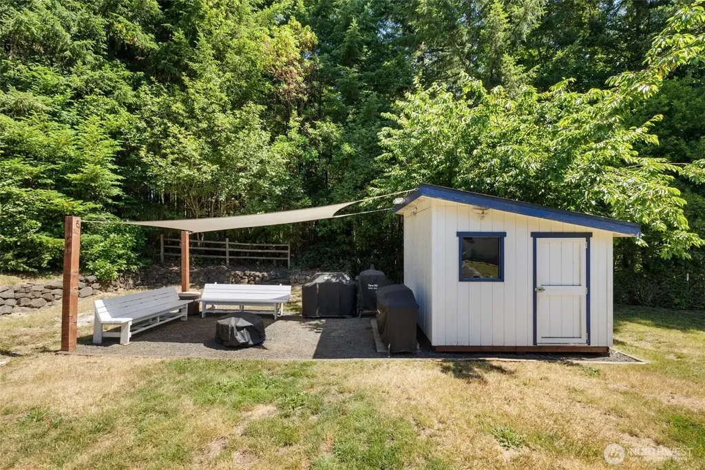 21 NE Admiral Drive Belfair WA 98528