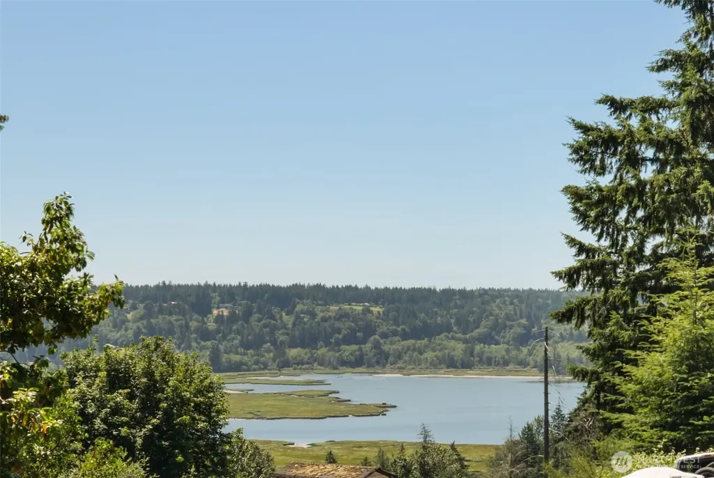 21 NE Admiral Drive Belfair WA 98528