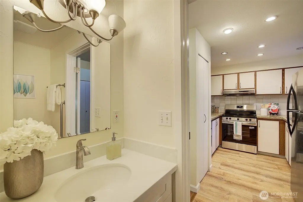 662 156th Avenue NE Bellevue WA 98007