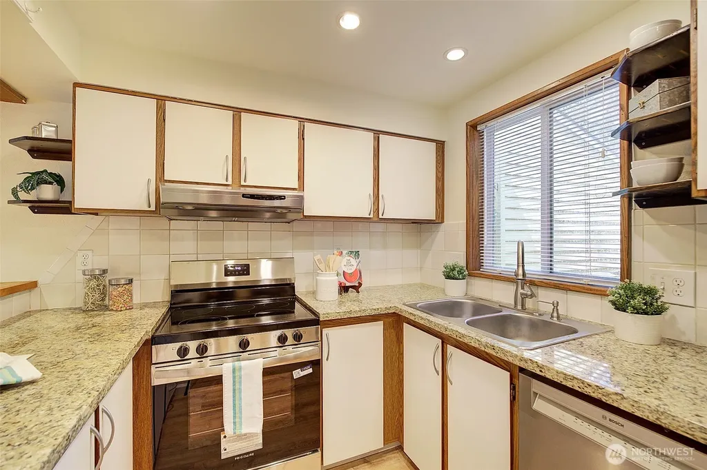 662 156th Avenue NE Bellevue WA 98007